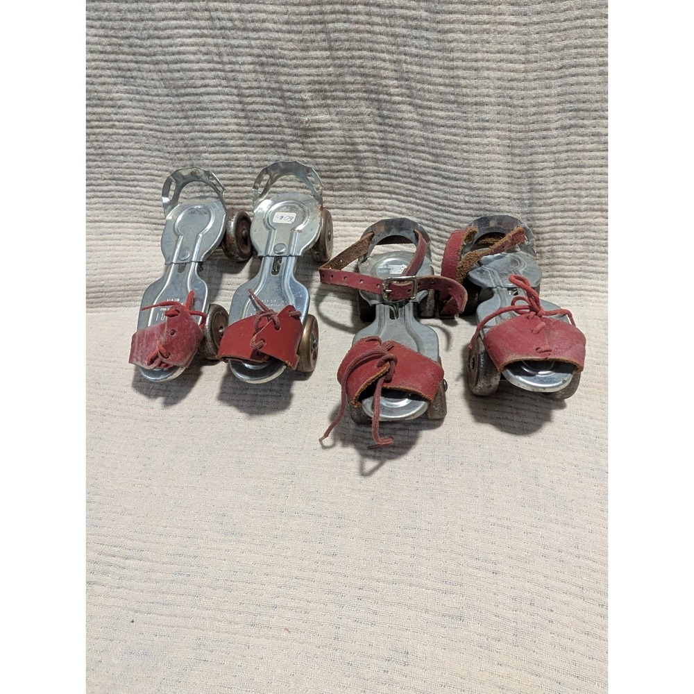 Vintage Marvel Roller Skates Adjustable Toe Clamp Red Leather Straps Globe